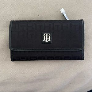Large Black Tommy Hilfiger Trifold Wallet